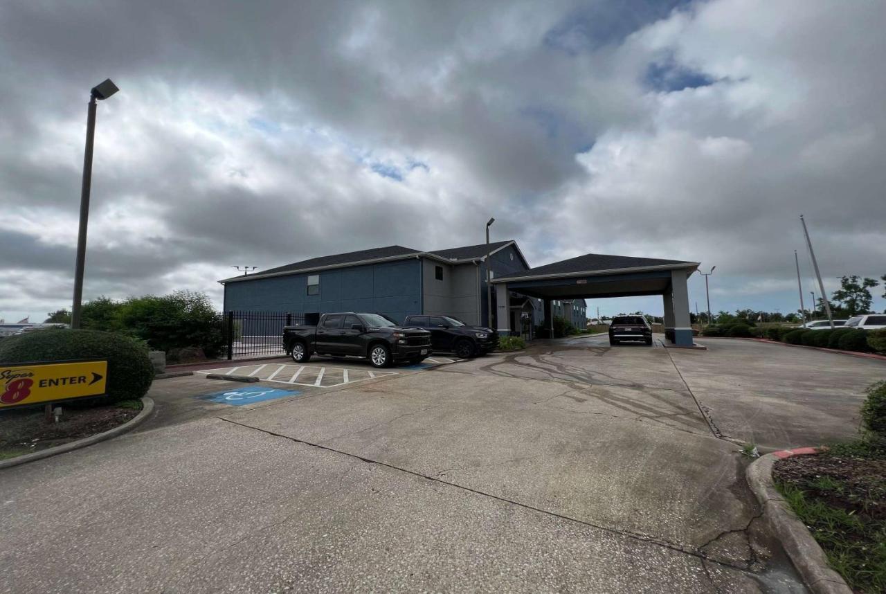 Super 8 By Wyndham Lake Charles/Sulphur Dış mekan fotoğraf
